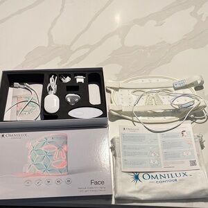 Contour LED Light Therapy Mask - White